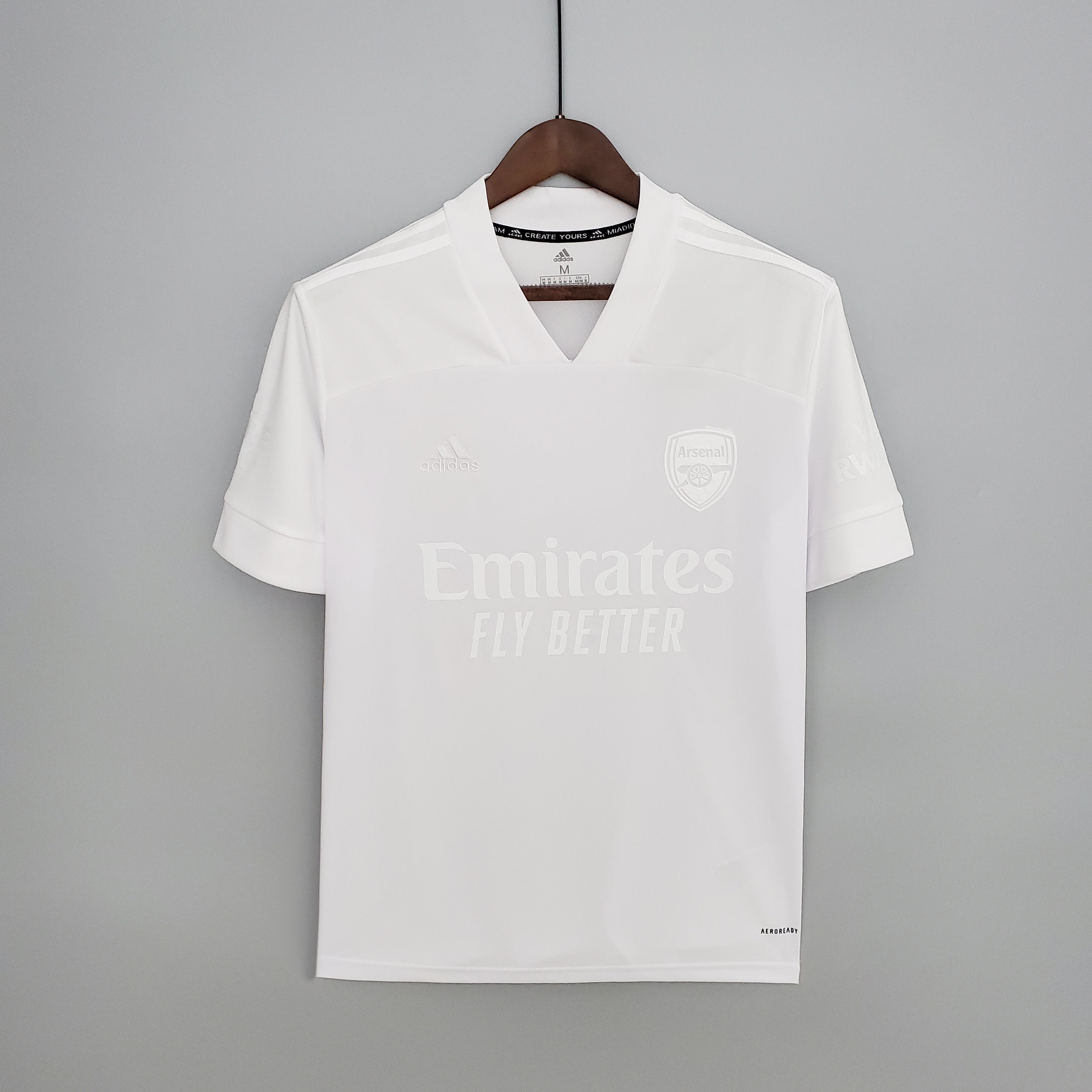 Camiseta blanca del Arsenal temporada 21/22 