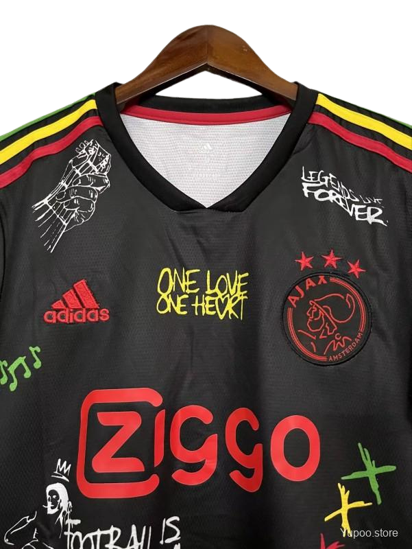 Kit de edición especial One Love de la tercera equipación del Ajax 21/22 (versión para aficionados)