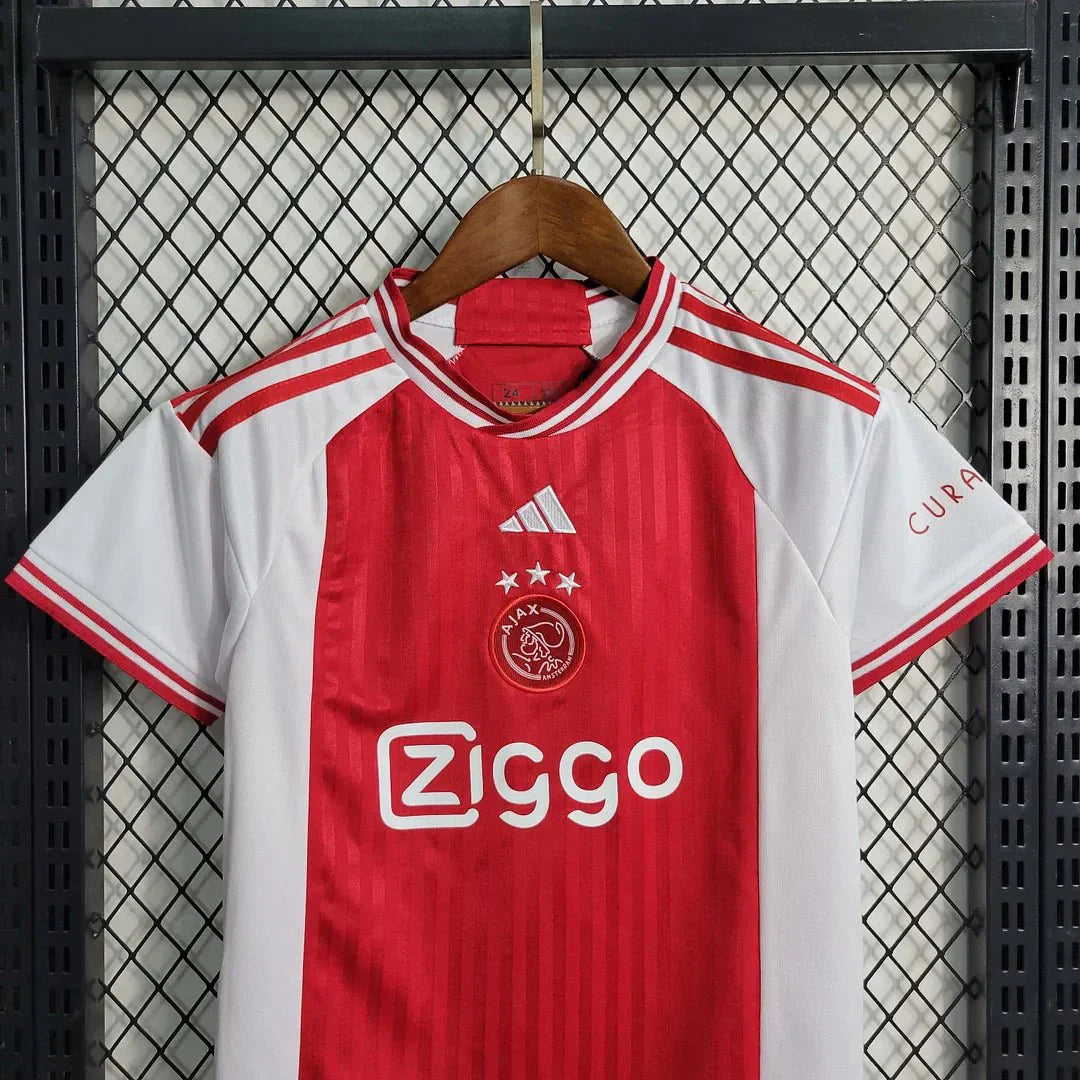 Conjunto de fútbol local del Ajax 2023/2024 (camiseta + pantalón corto)