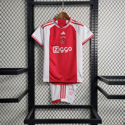 Conjunto de fútbol local del Ajax 2023/2024 (camiseta + pantalón corto)