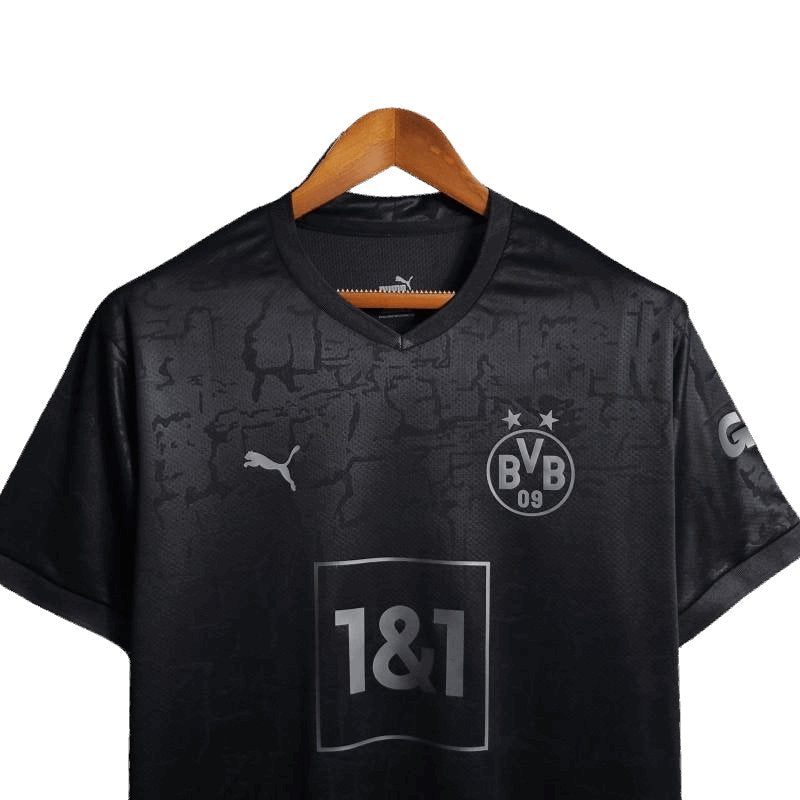 Kit edición especial del Dortmund 23-24 en negro (versión para aficionados)