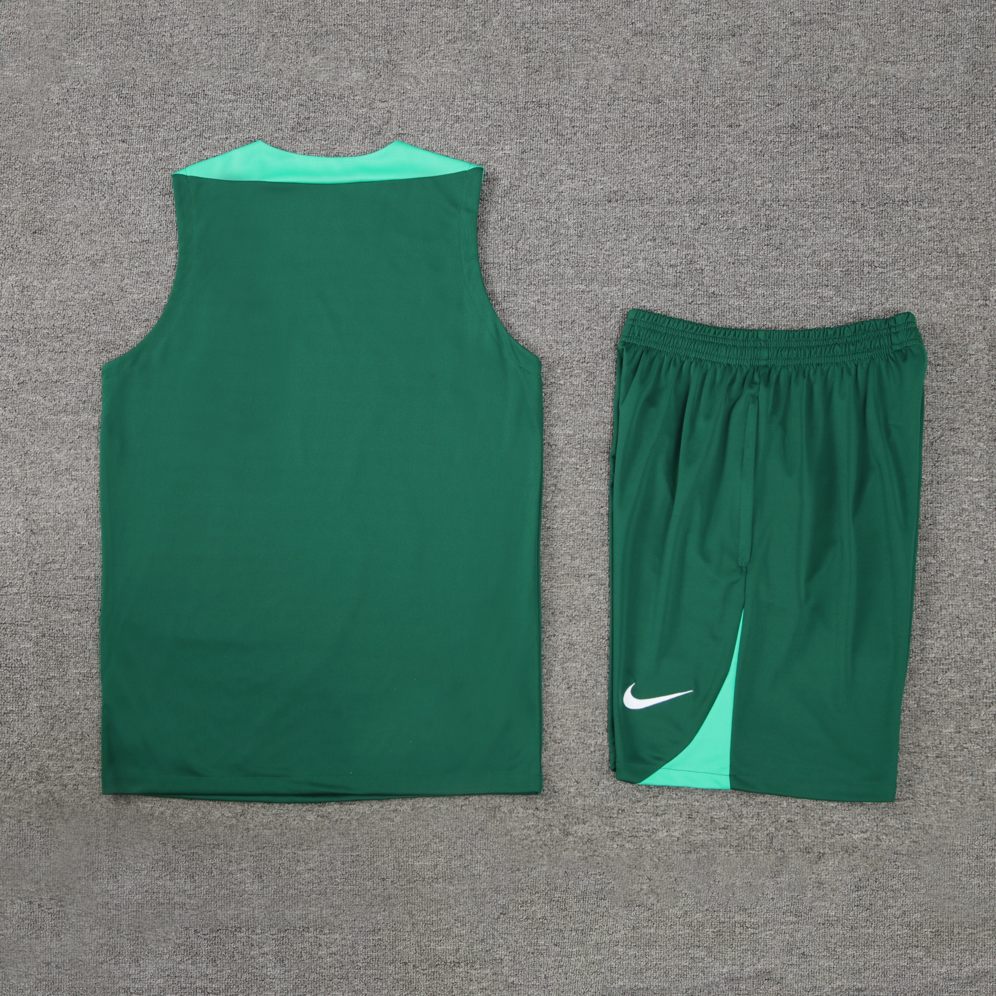 Conjunto de entrenamiento verde Portugal 2024/25