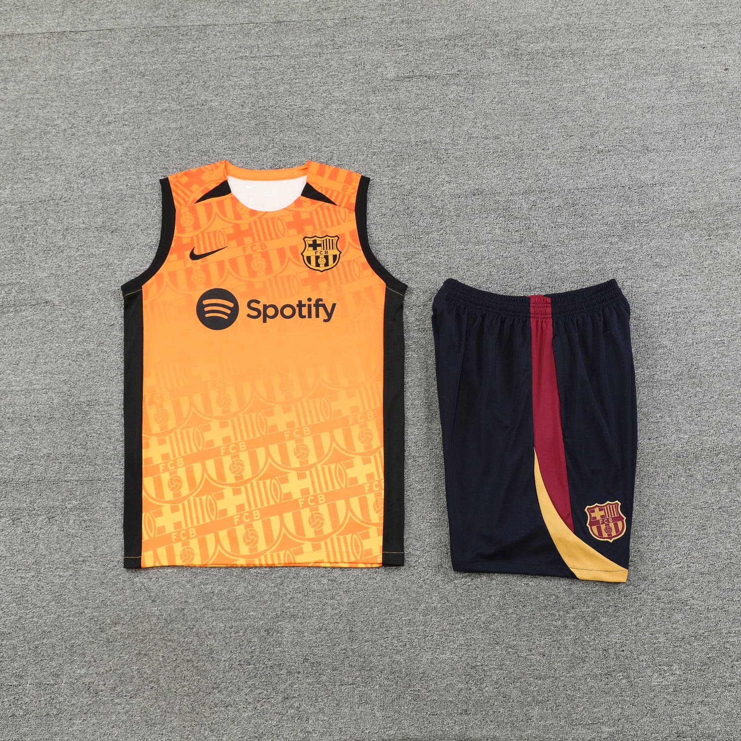 Conjunto de entrenamiento naranja del Barcelona 2024/25