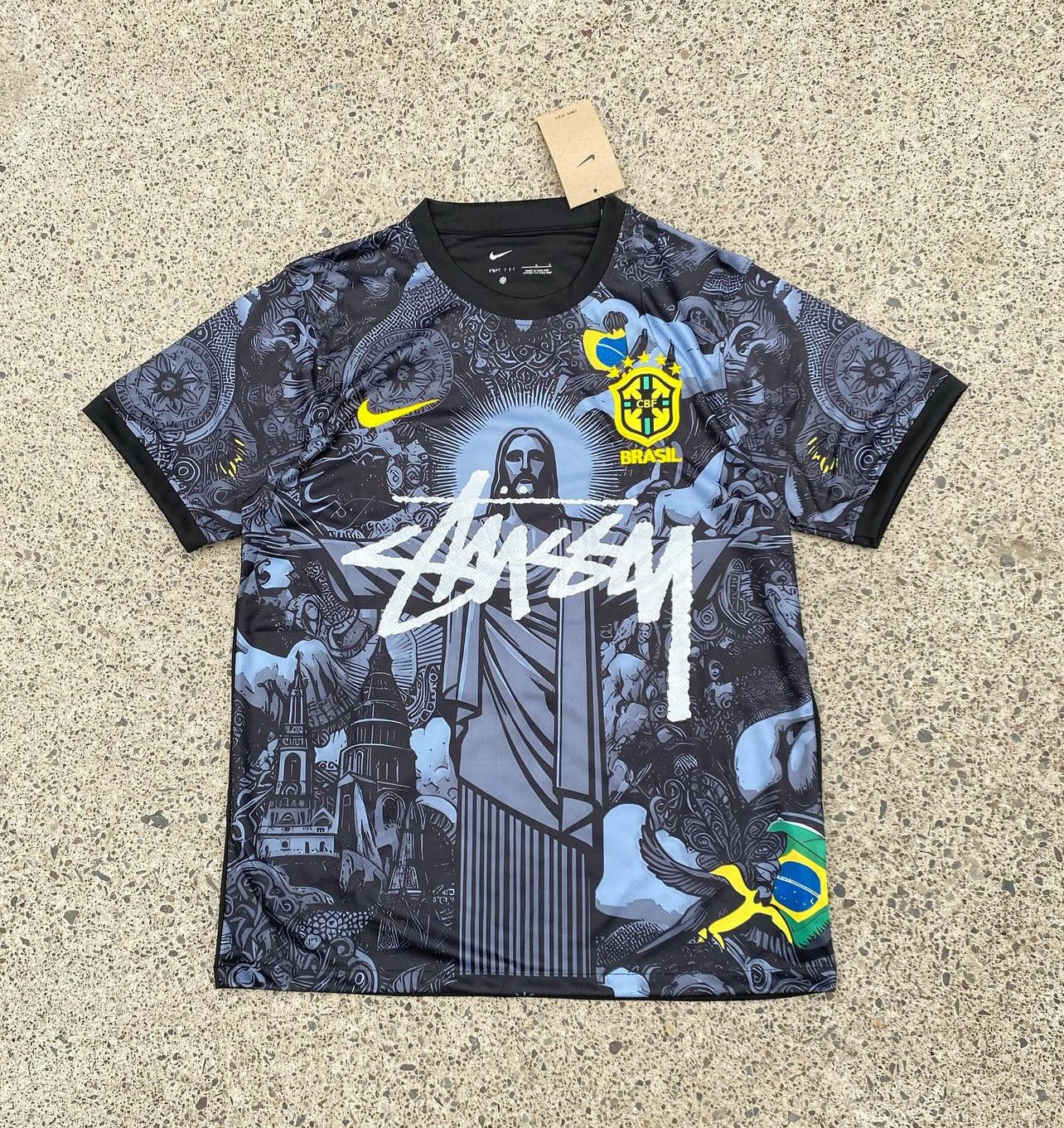 BRAZIL X JESUS ​​CHRIST X STUSSY SPECIALE EDITIE (ZWART)