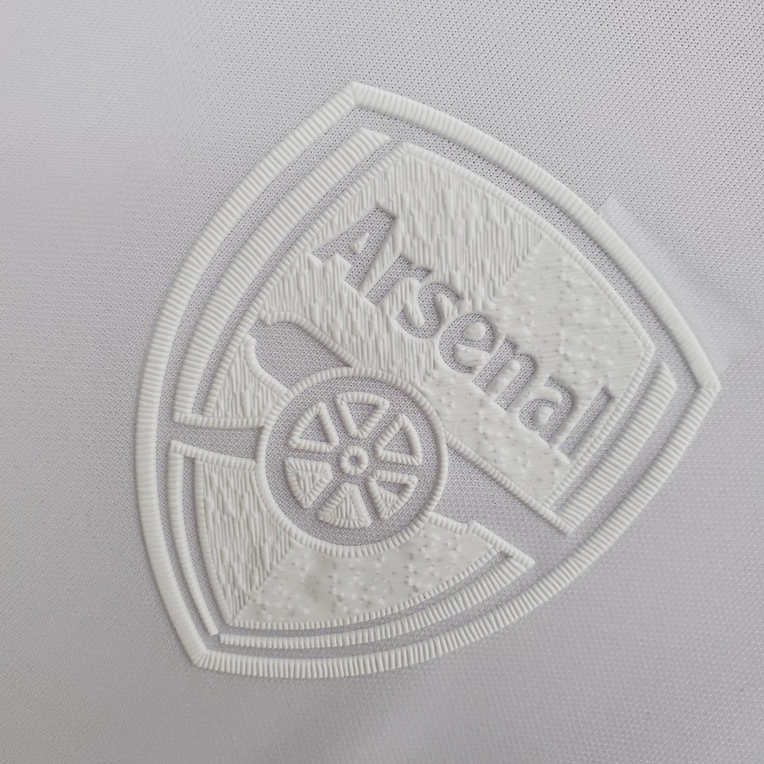 Camiseta blanca del Arsenal temporada 21/22 