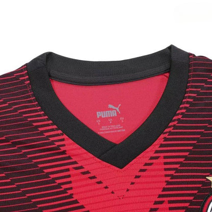 Camiseta de local auténtica del AC Milan 2023/24