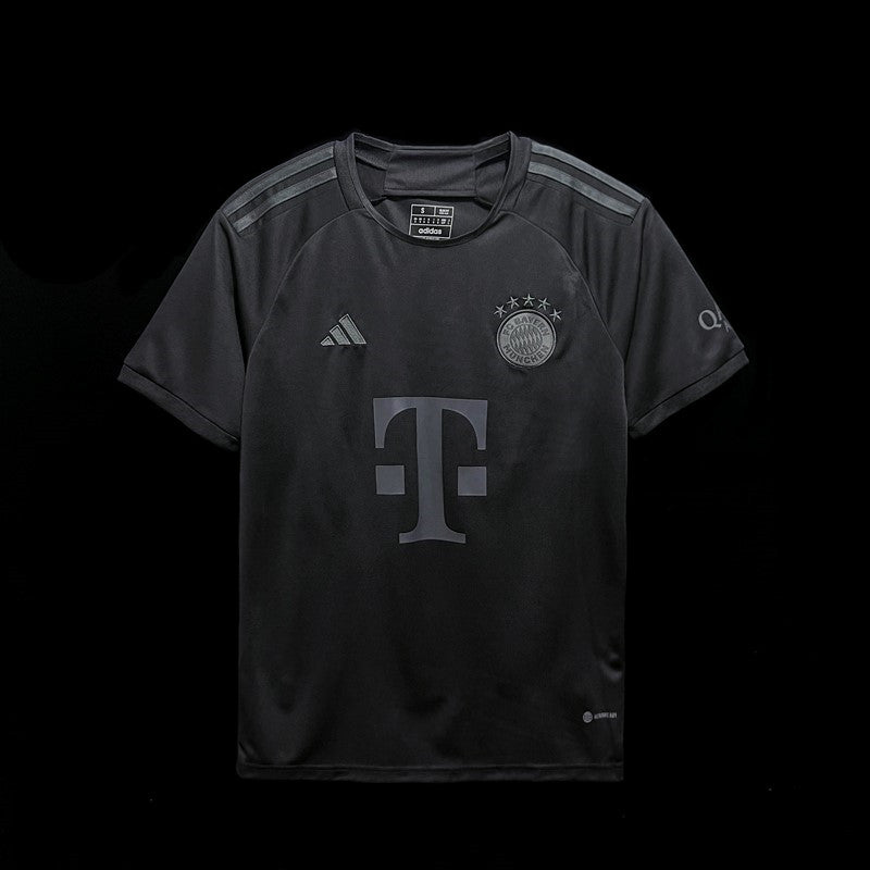 Edición especial All Black del Bayern de Múnich 23-24