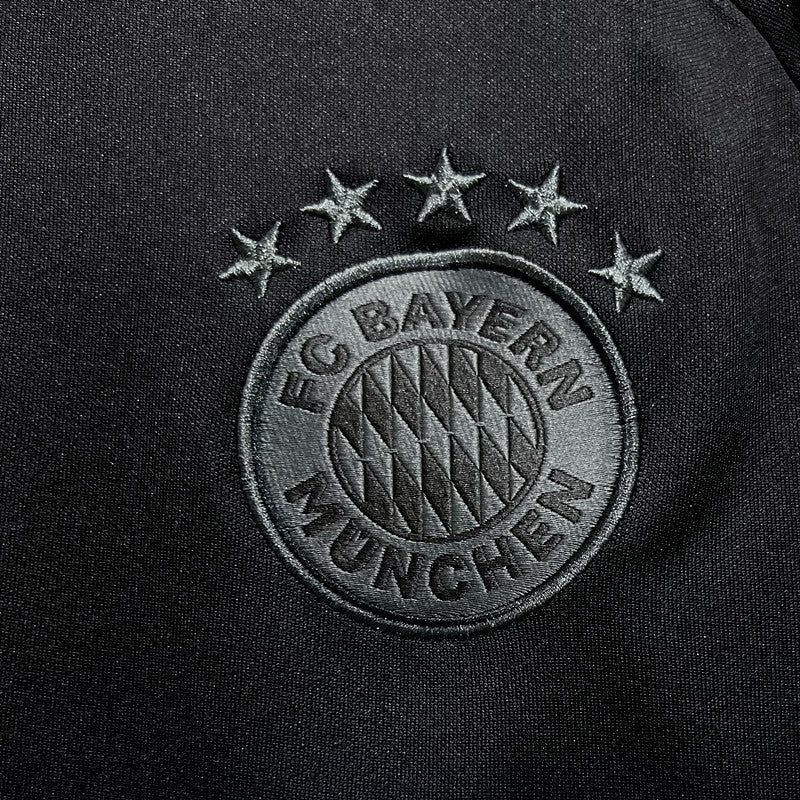 Edición especial All Black del Bayern de Múnich 23-24