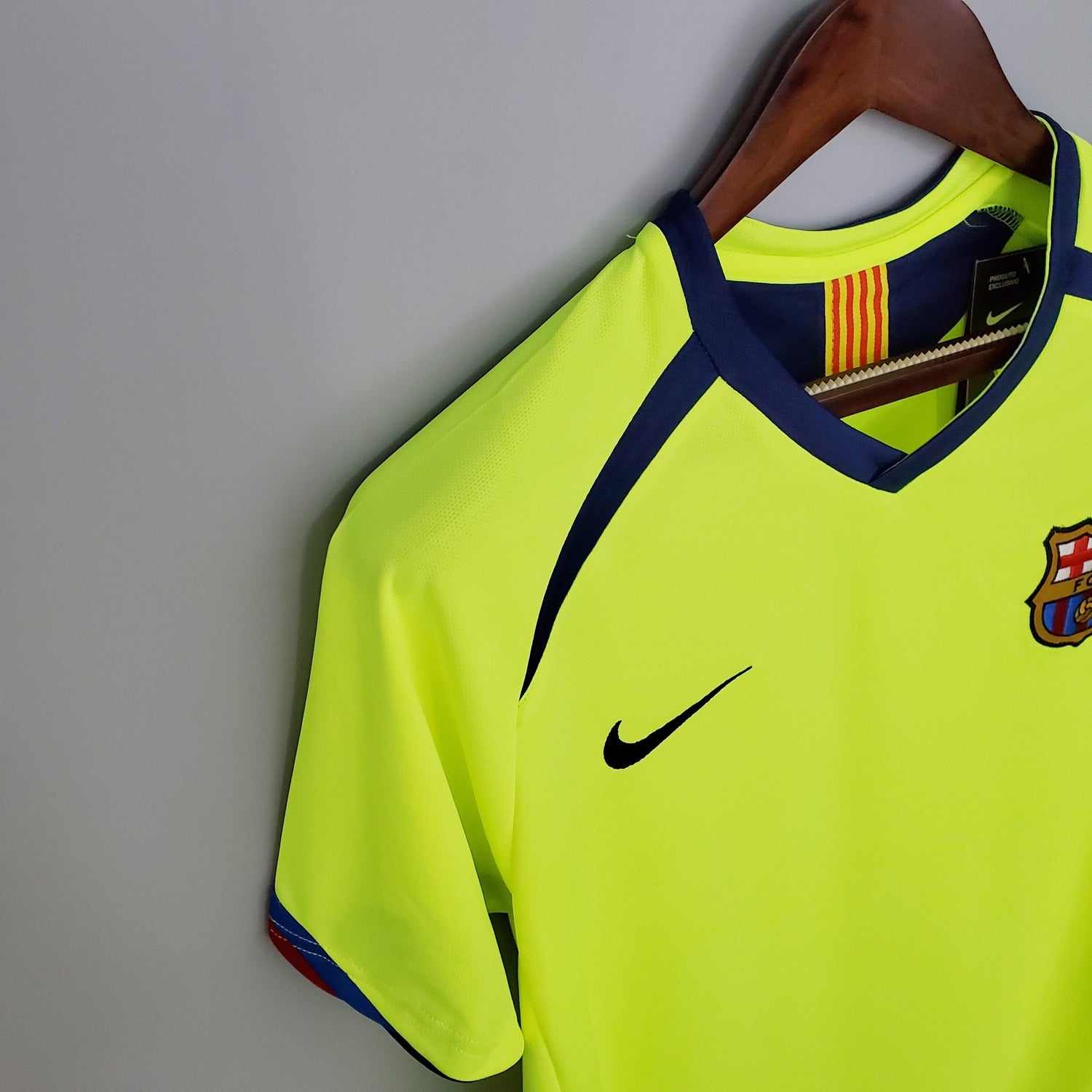 Barcelona 2005-2006 Retro Away Jersey