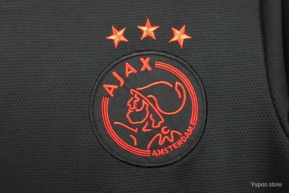 Kit de edición especial retro Ajax Third Black 21/22 (versión para aficionados)